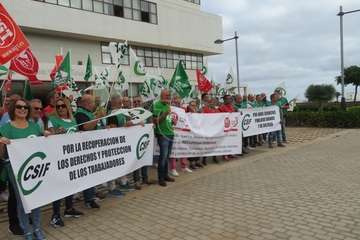 Protesta de los trabajadores del Ayuntamiento de Telde/TA.